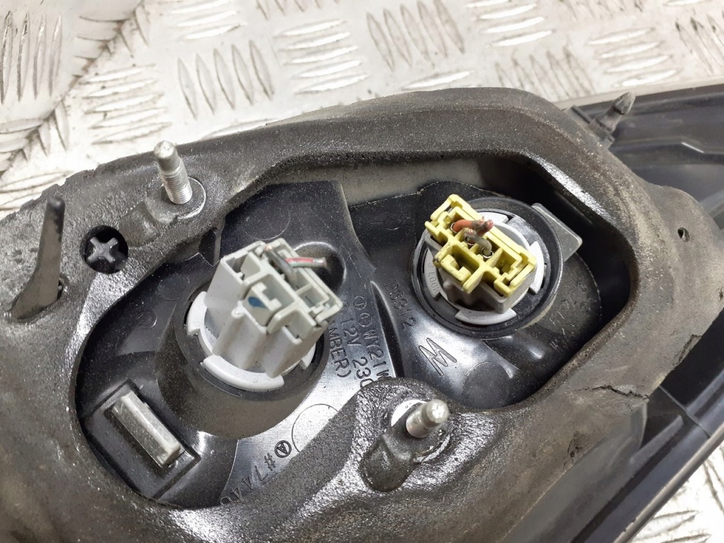 фото №4, Лампа права задня mazda 3 bk 1.6 citd