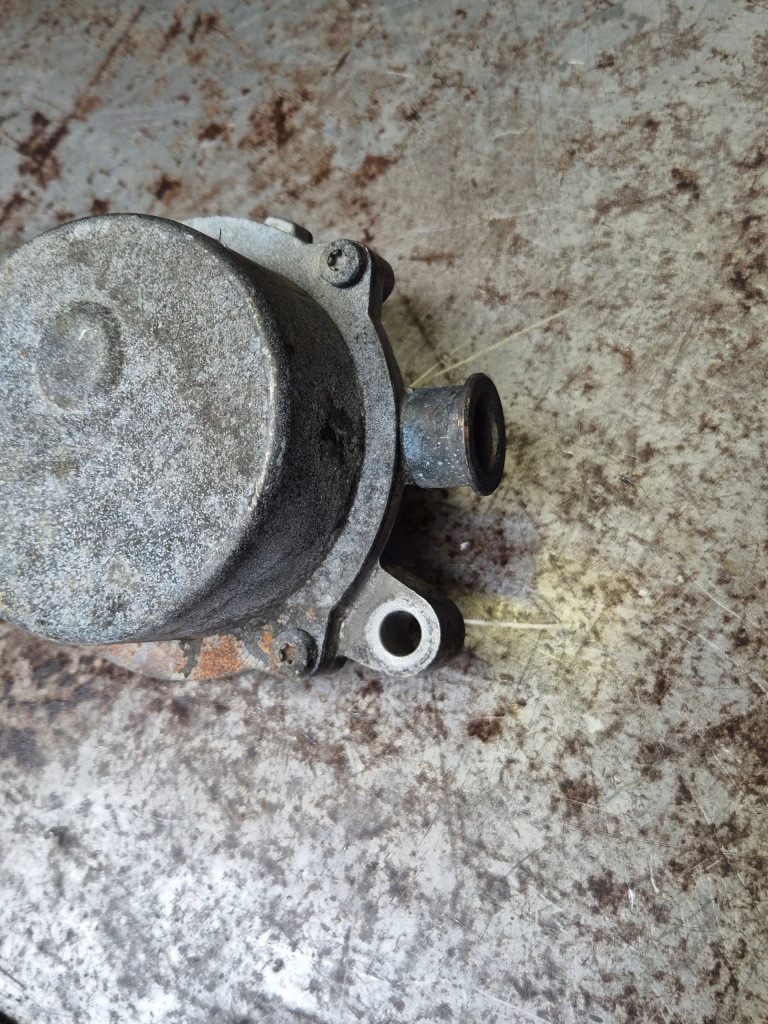 Bmw e38 e65 740d 4.0d m67 насос вакуумa вакуумный 11662248632 2248632 Оригинал