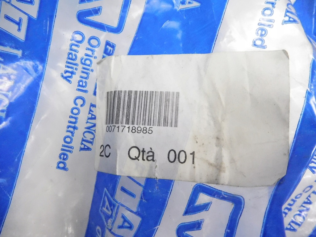 Решётка обдув левая fiat stilo 01-07 оригинальный номер 71718985 Цена