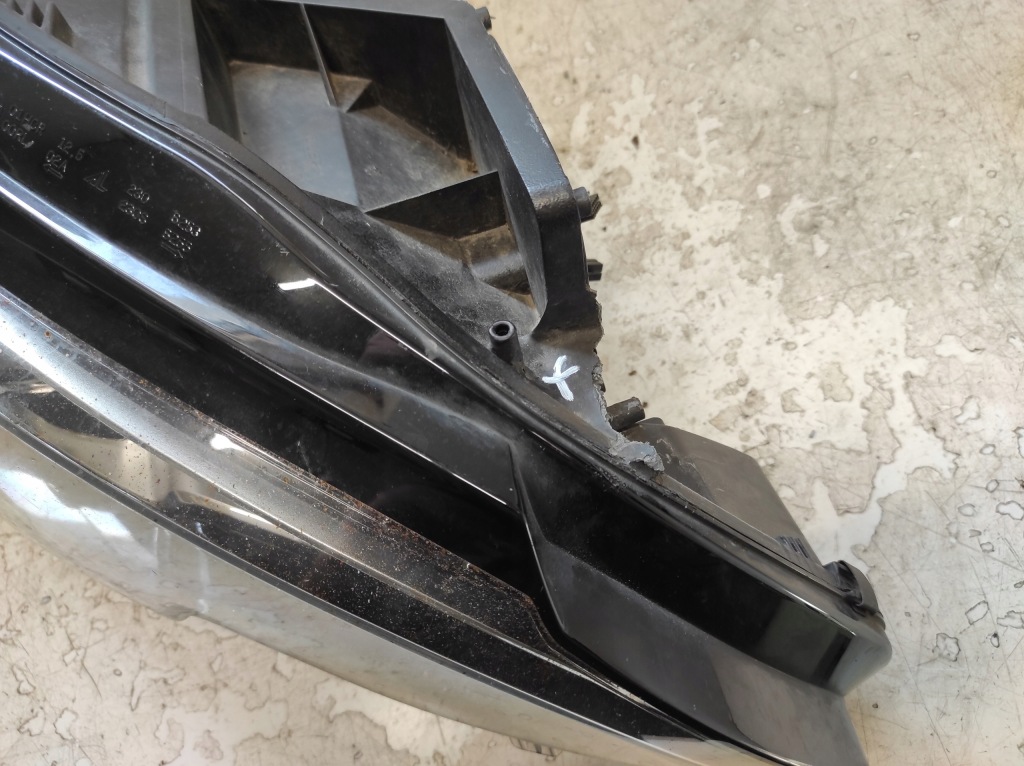 фото №7, Peugeot 308 2 ii t9 lift 17- лампа правая перед full led