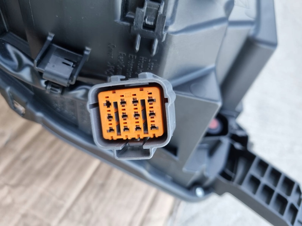 фото №10, Лампа led ліва subaru legacy outback 20-