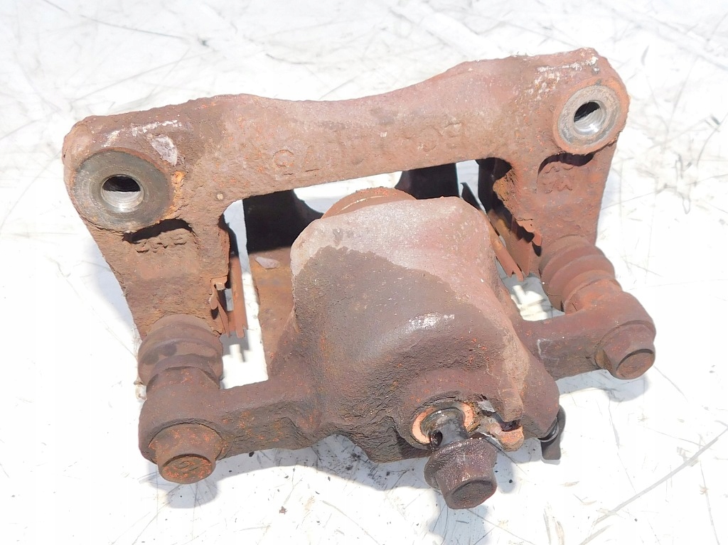 фото №8, Hyundai santa fe i 2.0 136km 06r суппорт задняя левый