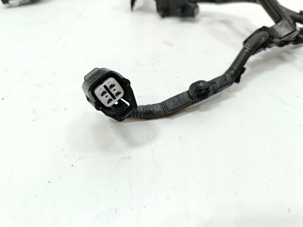 фото №7, Toyota prius iii 09-15 lift коробка корпус запобіжників 2zr-fxe 2014 1,8