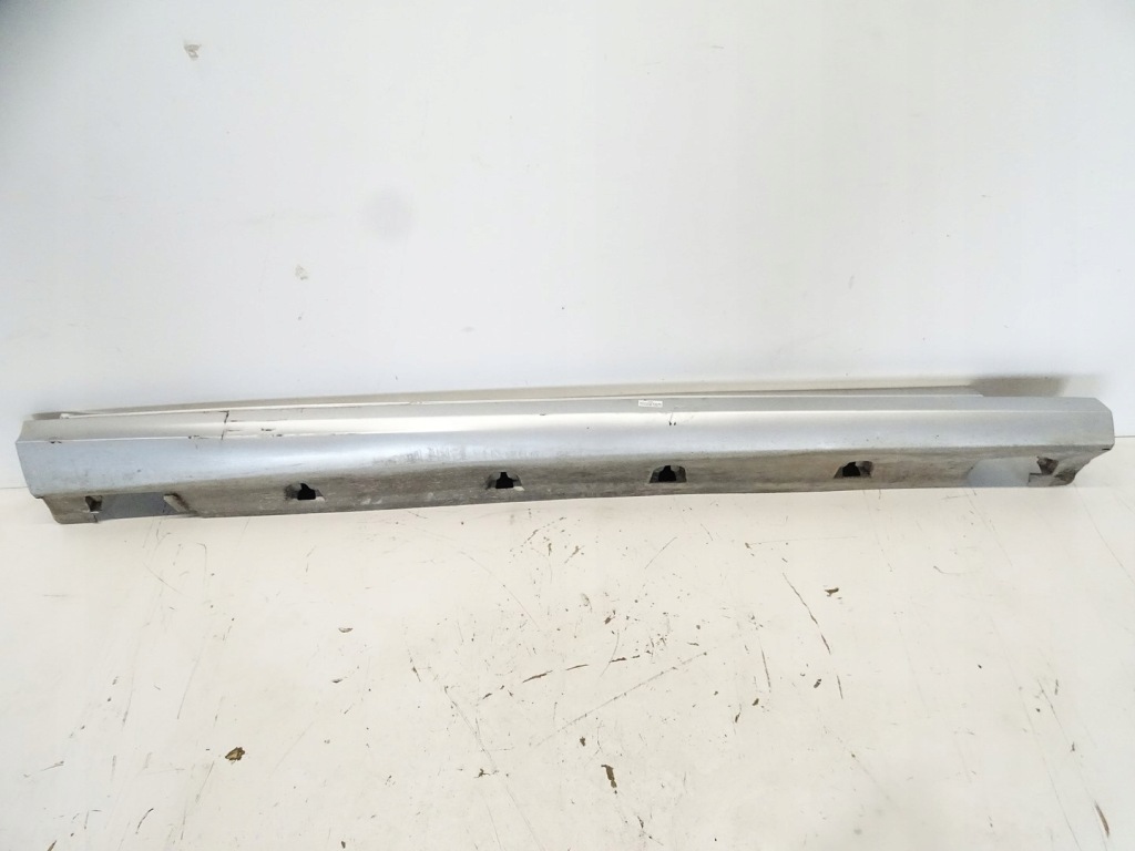 Купити Молдинг накладка поріг права mercedes ml w166 amg 775