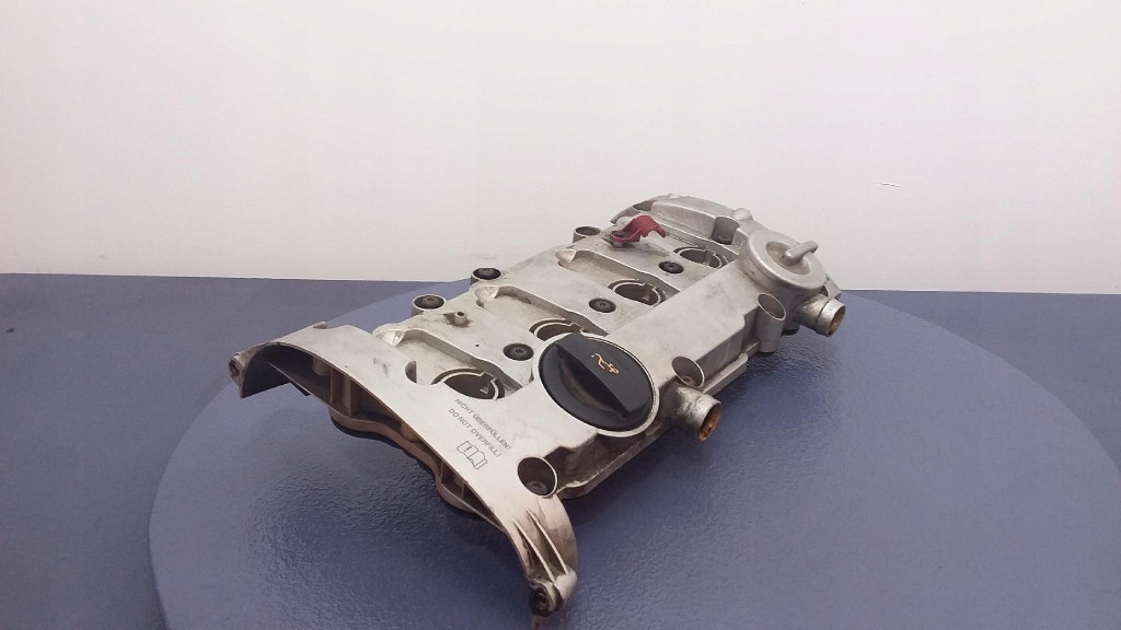 фото №1, Audi a4 b6 2.0b fsi awa кришка клапанів 06d103469e