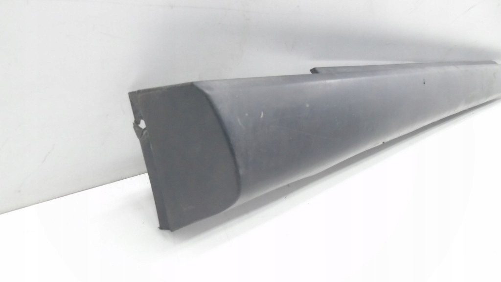 Молдинг порог правая jeep commander Цена