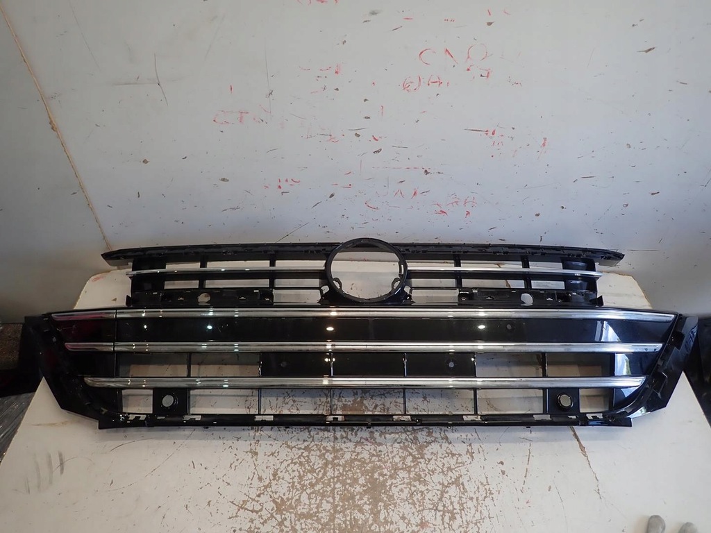фото №1, Решітка радіатора vw arteon lift 2020- 3g8853651bl