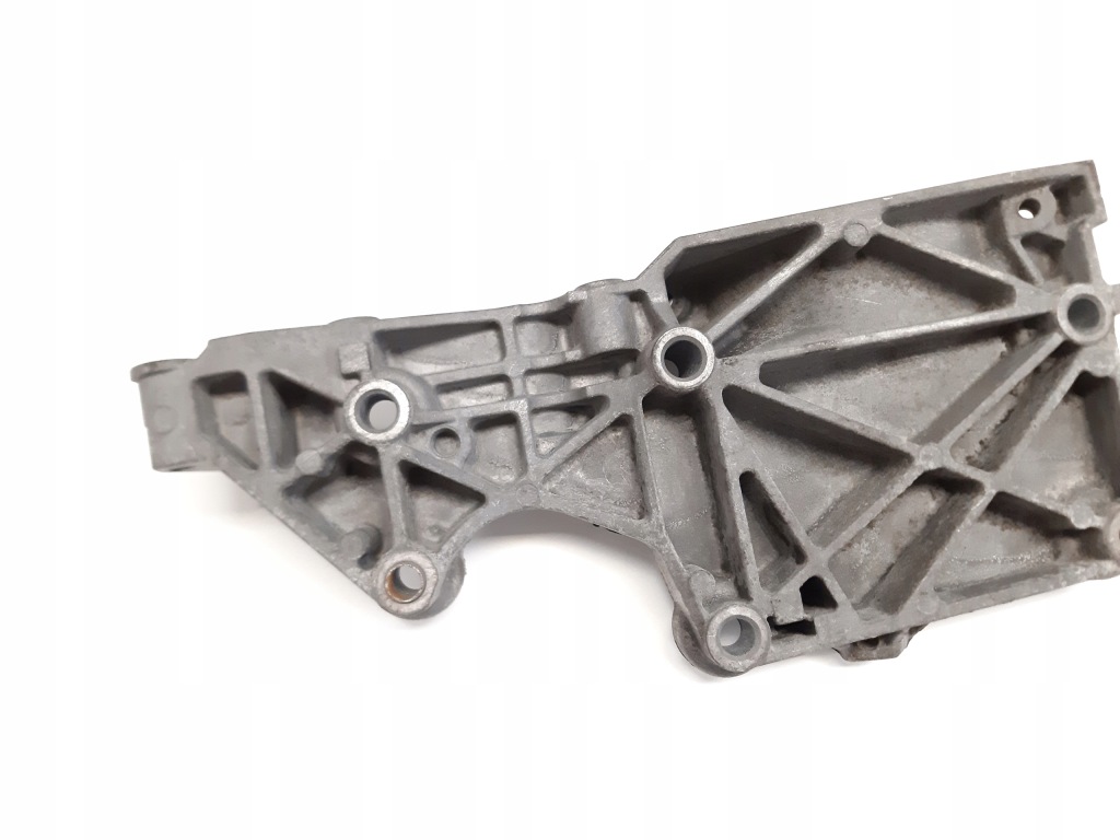 Кронштейн генератора audi a3 8p 1.9 tdi 038903143af в Україні