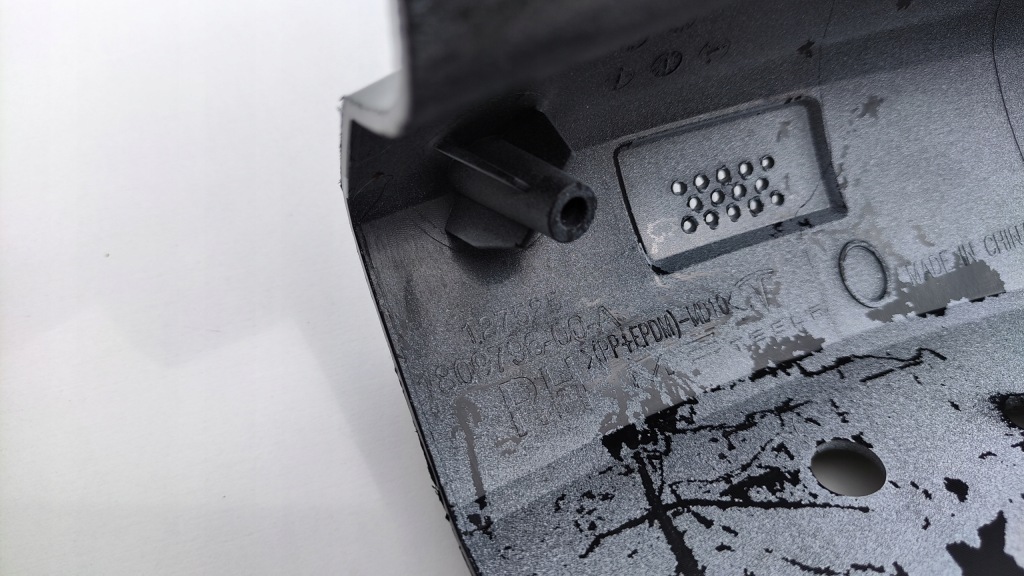 Tesla model 3 напрямна кронштейн бампера лівий правий перед передній tc336 Недорого