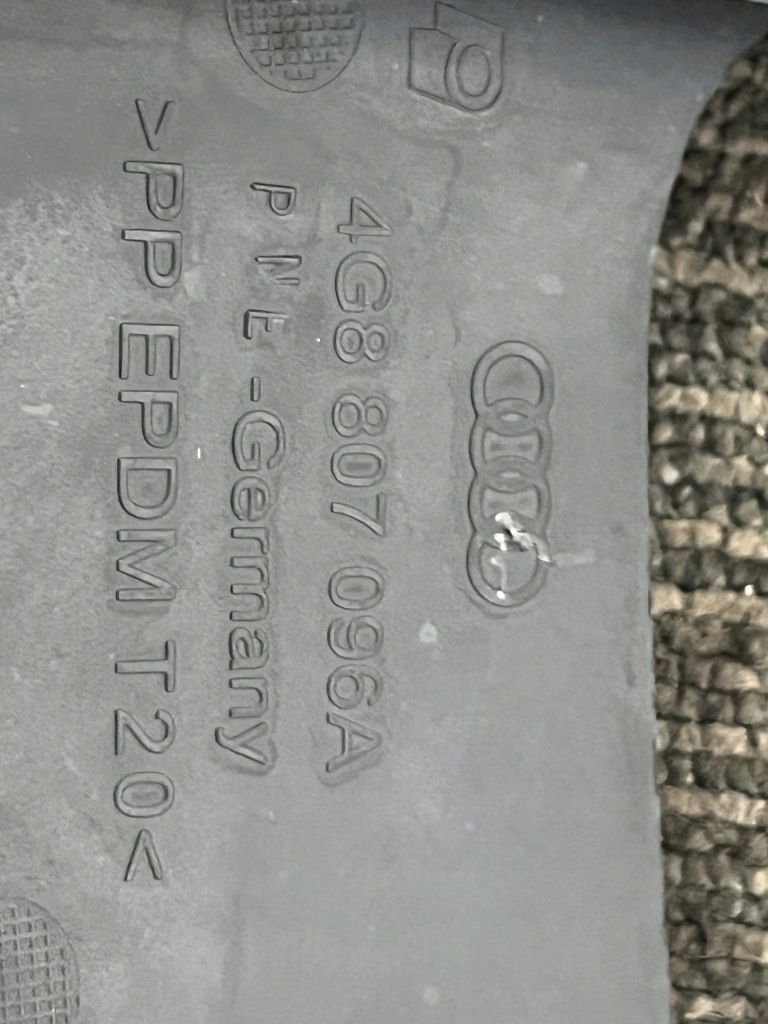 Audi a7 c7 s line 3.0 tdi 2011r напрямна підсилювач бампера перед праве Доставка