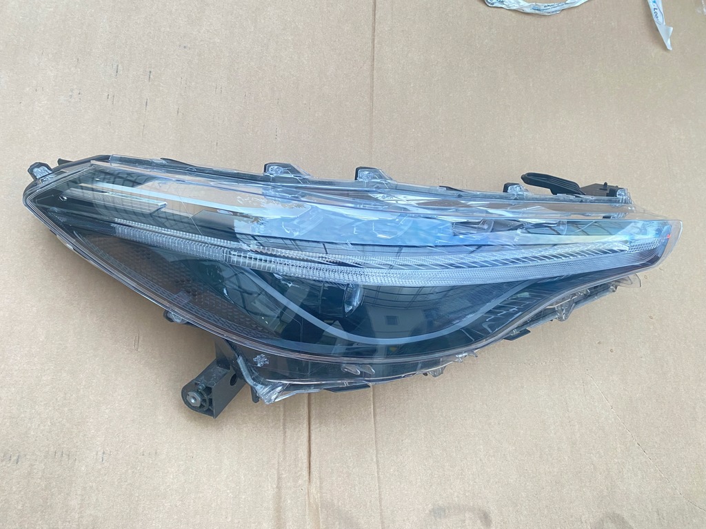 фото №1, Toyota corolla cross лампа правая передняя full led
