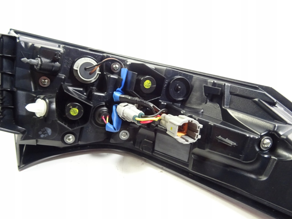 фото №10, X-trail iv t33 1.5 vc-t e-power лампа задня права задня led 2022/09 -