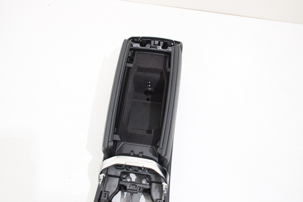 фото №12, Bmw 7 g70 туннель средний подлокотник перед средний консоль цвет чёрный