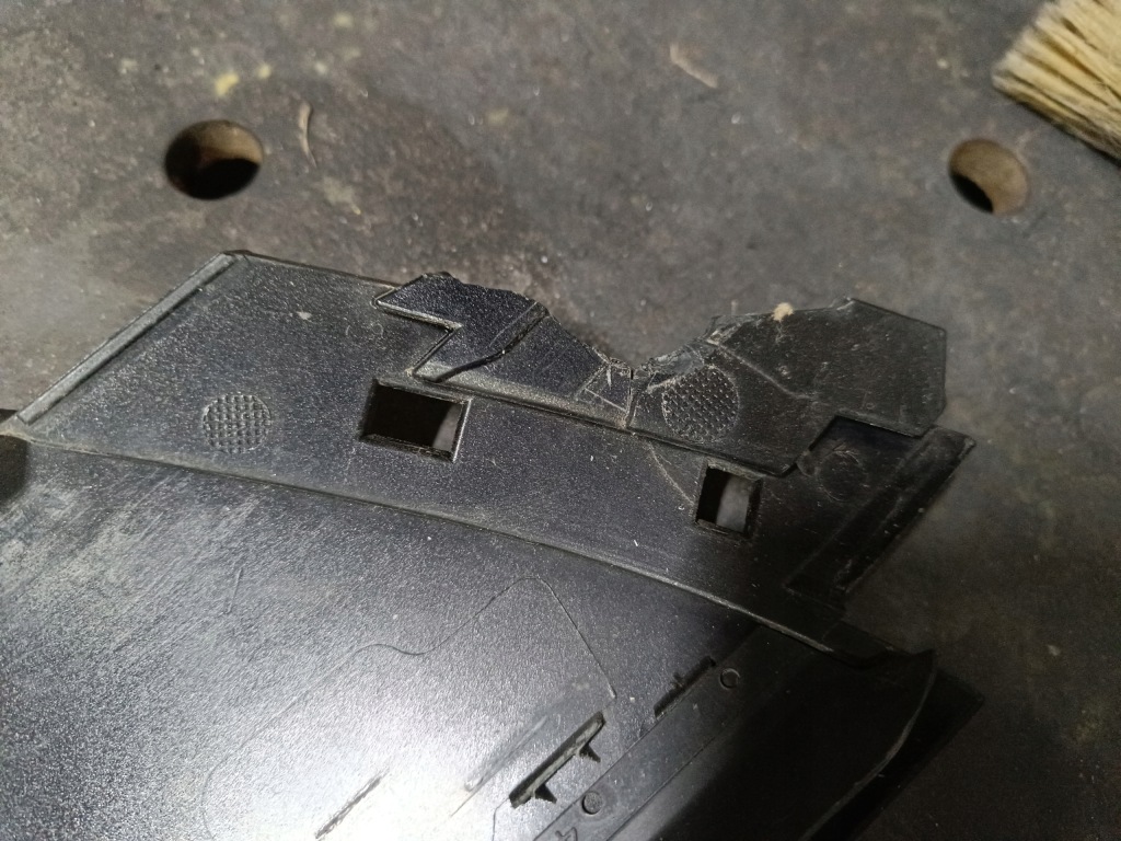 Land rover defender ii l663 - молдинг скло перед права в Україні