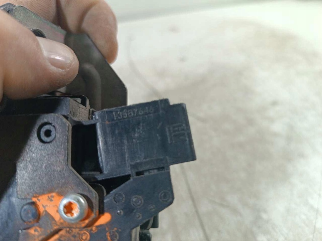 фото №6, Замок крышки задняя opel astra j iv 13587648