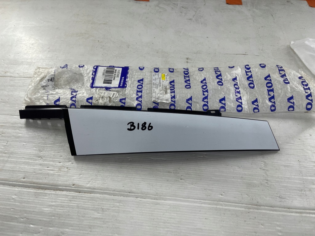 Купить Молдинг дверь левый перед polestar ii