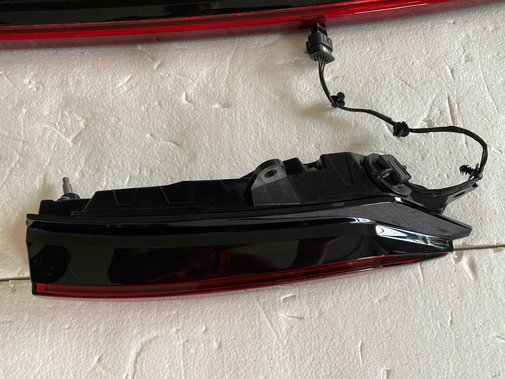 фото №11, Volvo polestar 2 стоп накладка крышки led 32228372