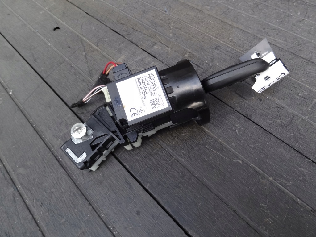 фото №1, Dacia logan iii 2021 1,0 tce замок зажигания + ключ