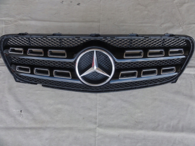 фото №1, Решітка радіатора решітка радіатора mercedes gla w156 amg lift