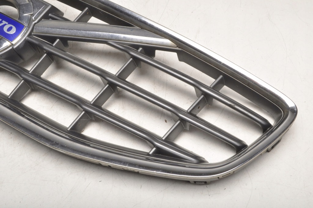 Volvo v60 решётка радиатора решётка радиатора решётка радиатора 30795039 31290594 31323099 31323338 31353524 Недорого