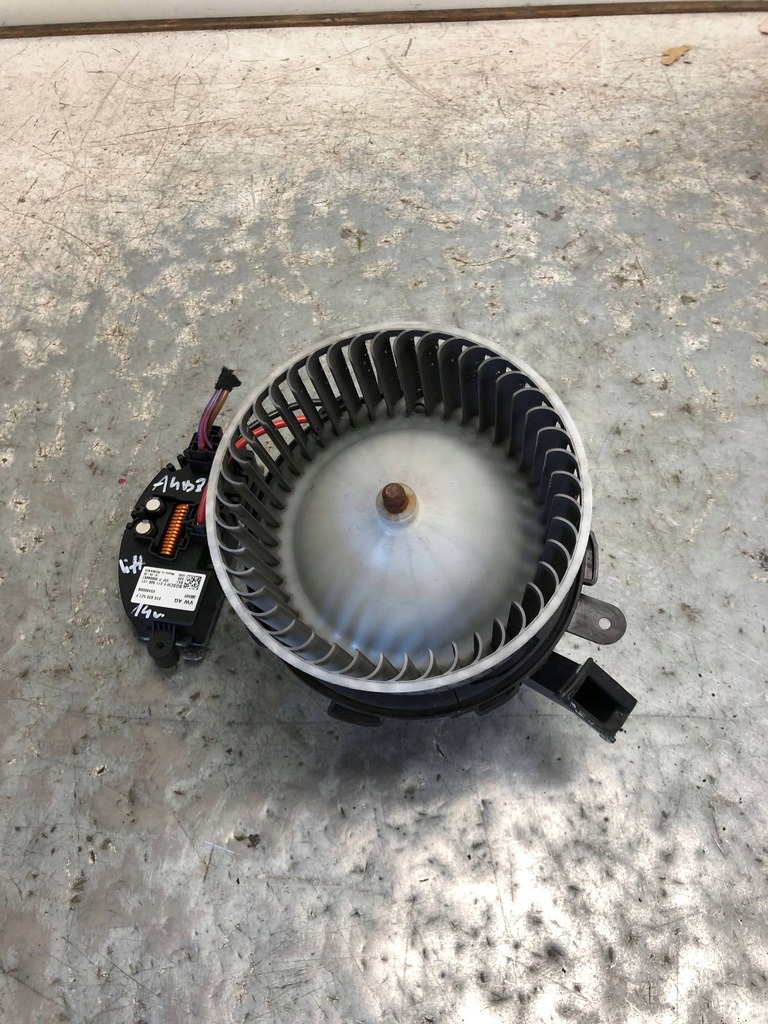 фото №1, Воздуходувка вентилятор audi a4 b8 lift 8t0820521f