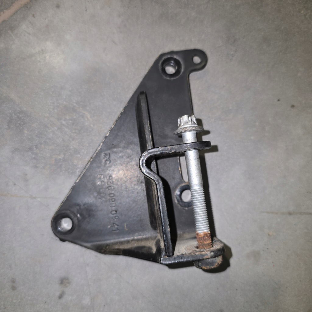 Купити Atego antos кронштейн кронштейн кронштейн труби трубка турбонагнітача om936la