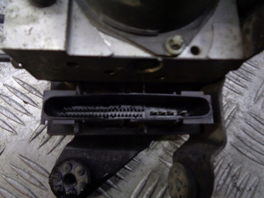 фото №3, Renault оригінальний номер 8200038702 насос abs