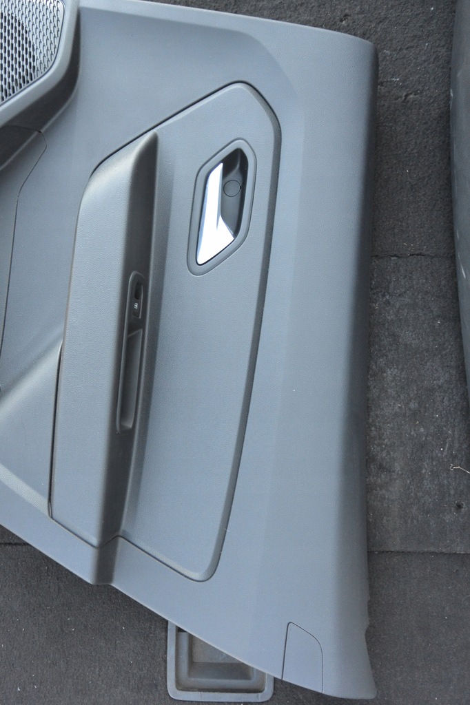 фото №10, Dacia duster ii 17- обшивки оббивка двері ліва права перед задня kpl