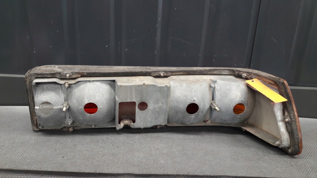 Лампа лівий задній mercedes w116 Ціна