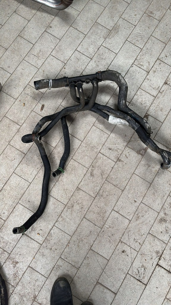 фото №1, Труба шланг wąż магістраль renault laguna iii 215030038r