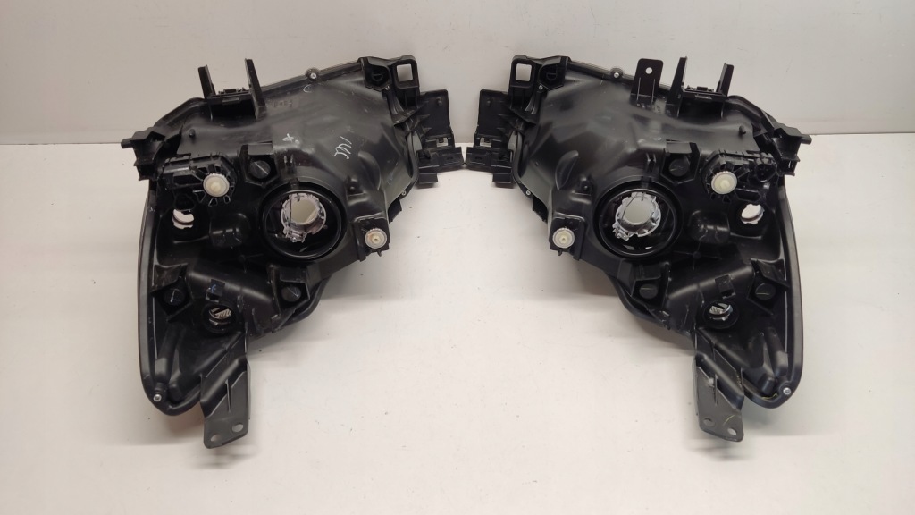 фото №6, Mazda 2 фара лівий правий лампа