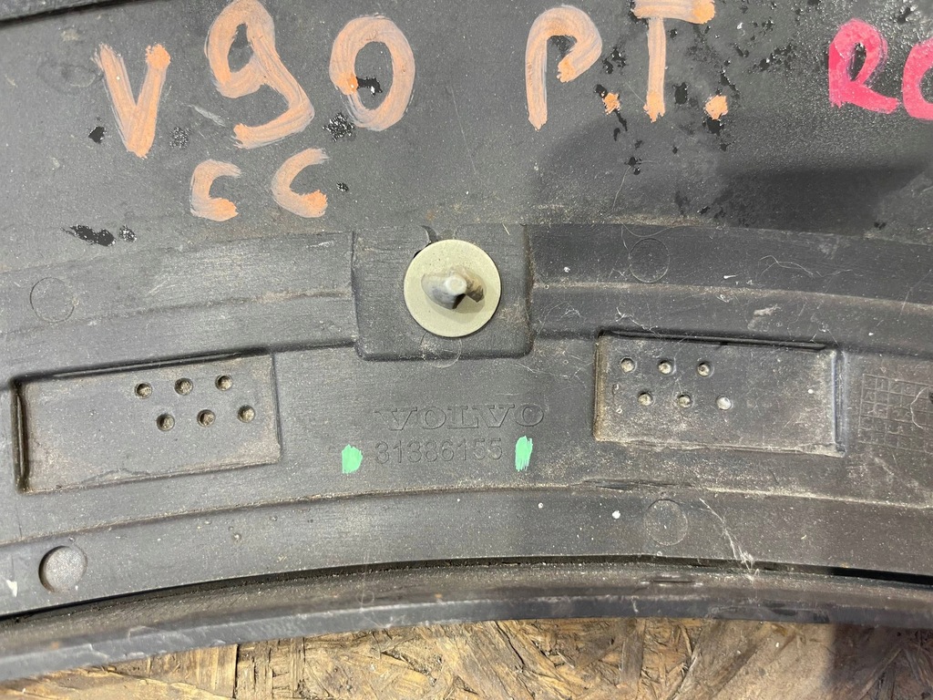 фото №10, Volvo v90 v-90 cc cross country 16- молдинг накладка na крыло правый задняя