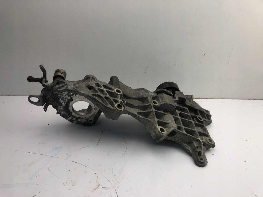 Vw seat skoda кронштейн генератора 03l003143k Недорого