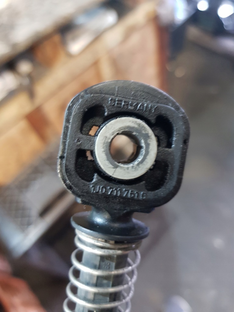 фото №16, Вибірник троси перемикання передач seat altea 1.6b 1k0711061a