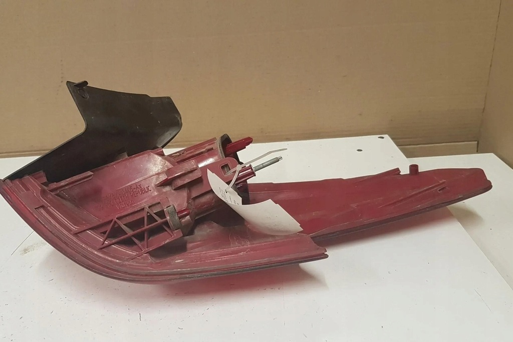 фото №8, Лампа левая задняя citroën c5 ii break re_ vp8x8x13405 2.0l дизель 2009