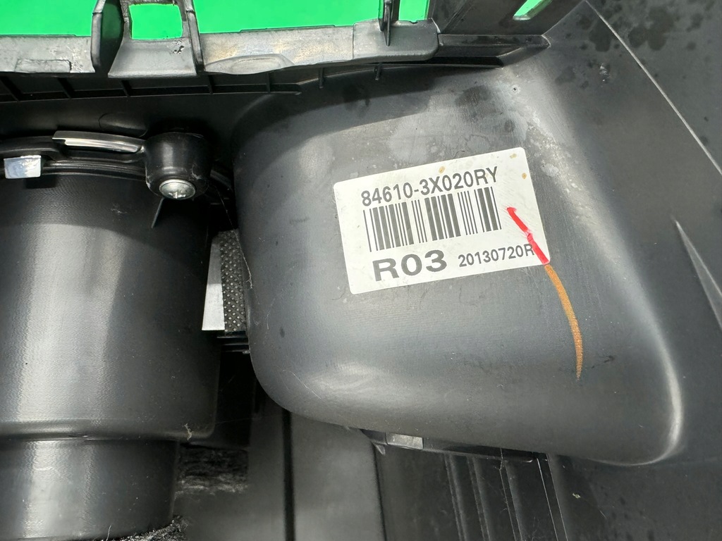 фото №11, Туннель средний подлокотник кожаный 84610-3x020 hyundai elantra v 10-16 eu