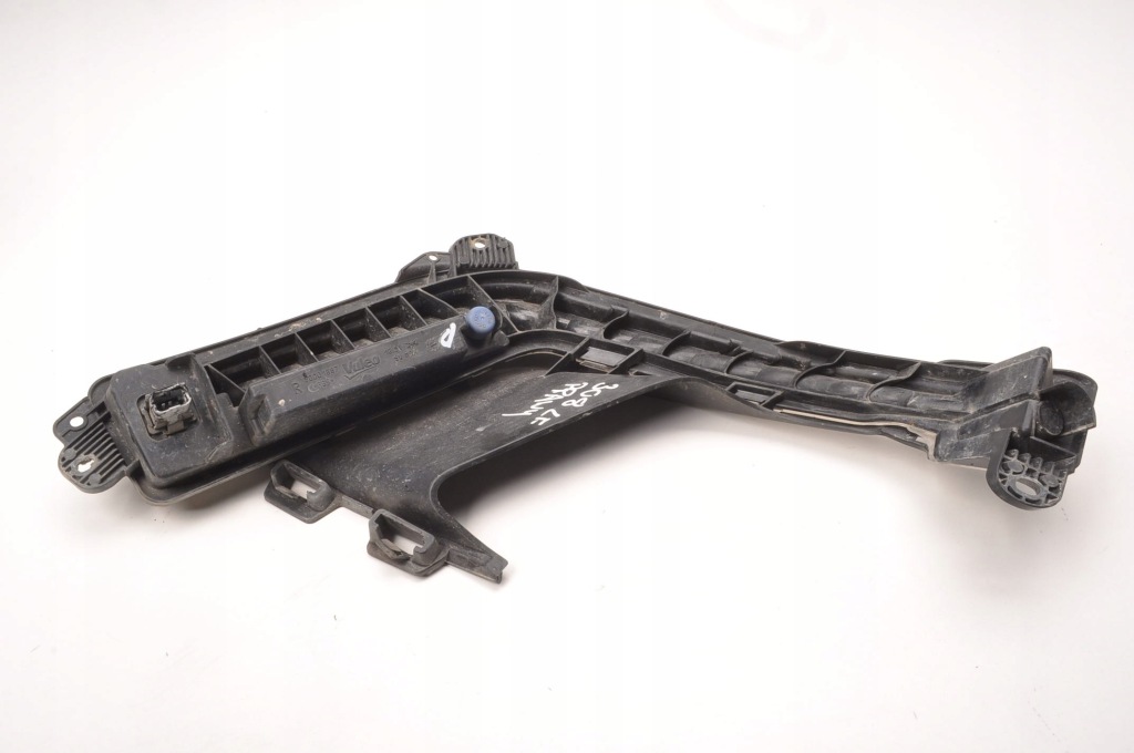 Peugeot 308 рестайлинг  фара свет led светодиодная правый  90001887 Киев