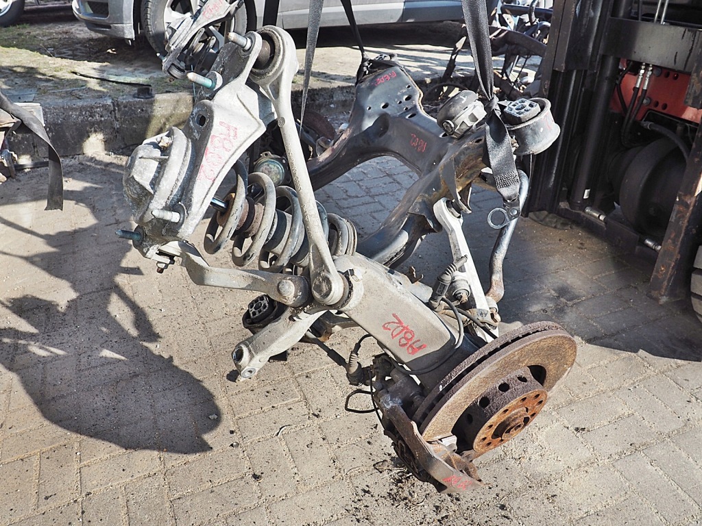 Audi a8 d2 рестайлинг  quatro подрамник подрамник подрамник перед передние 3.7 v8 автоматическая коробка передач хорошее состояние Недорого