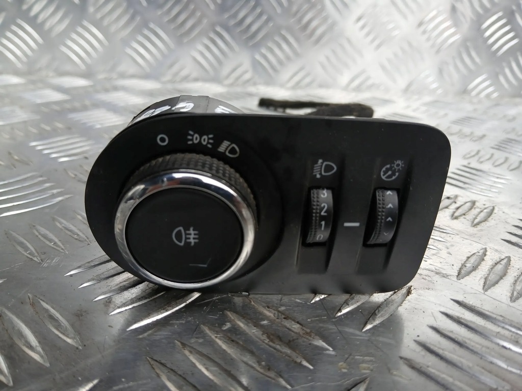 фото №1, Opel corsa e переключатель света 13470443