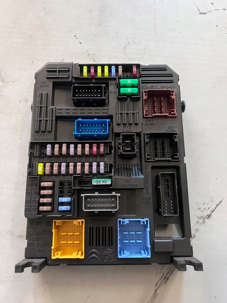 фото №1, Модуль коробка запобіжників bsi peugeot citroen 9830790580