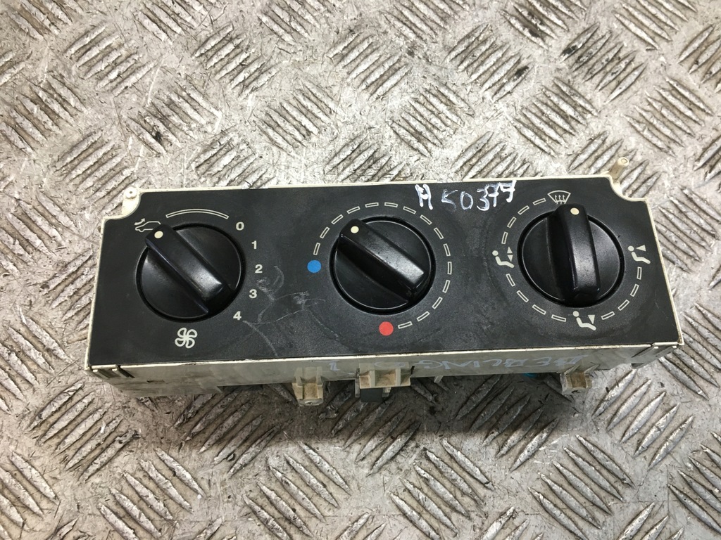 фото №1, Berlingo i панель обдув 654985l