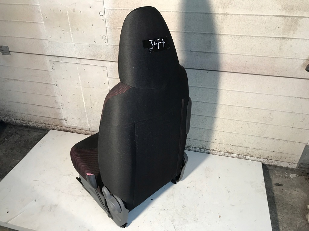 фото №7, Сиденье правый пассажира toyota aygo i 5d lift 08-12 красный образец europa