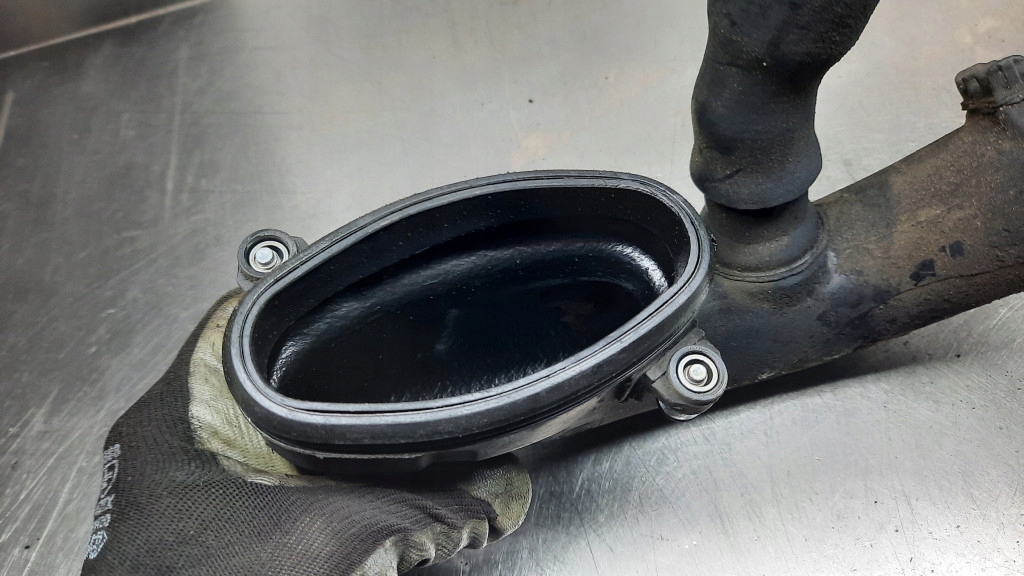 фото №5, Труба шланг повітря 7790552 bmw e61 2.0d 03-07r