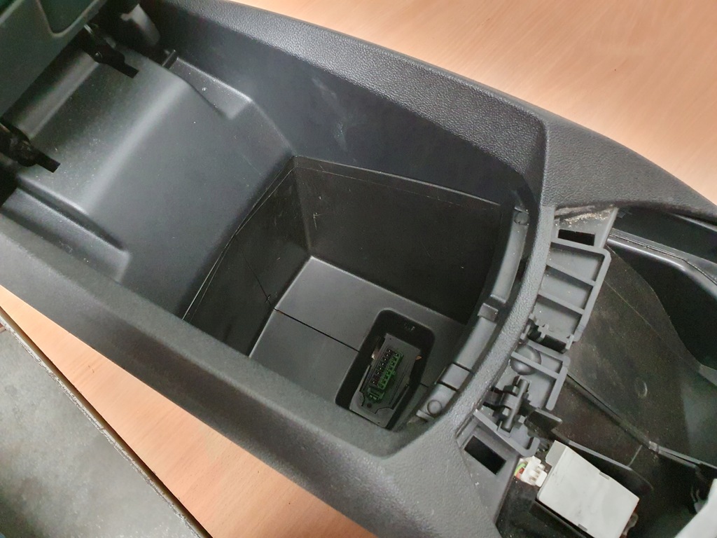 фото №9, Туннель средний подлокотник citroen ds5