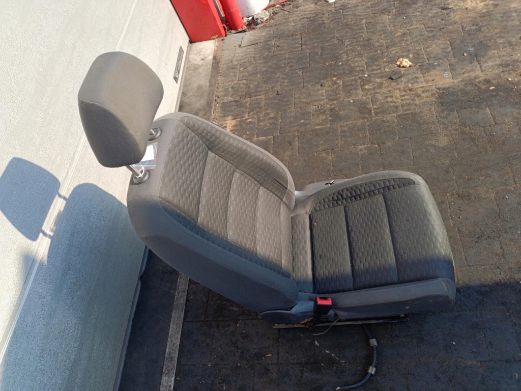 Volkswagen touran i сиденье левый перед Доставка