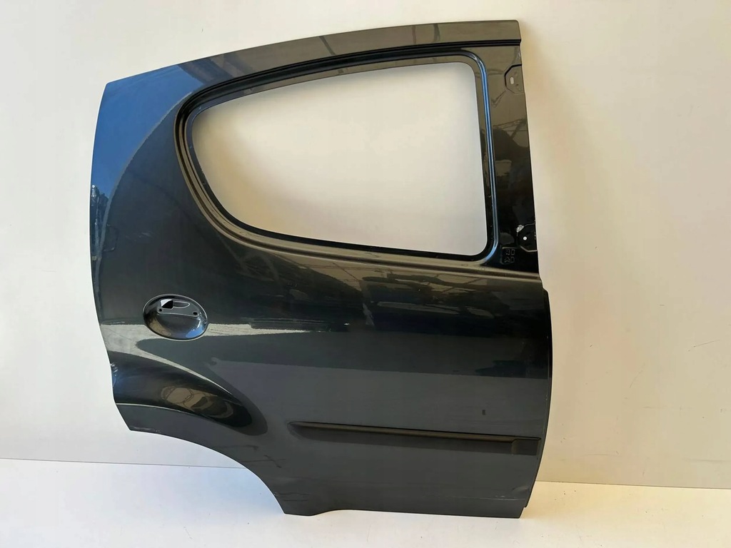 фото №1, Peugeot 107 дверь правое задняя оригинал