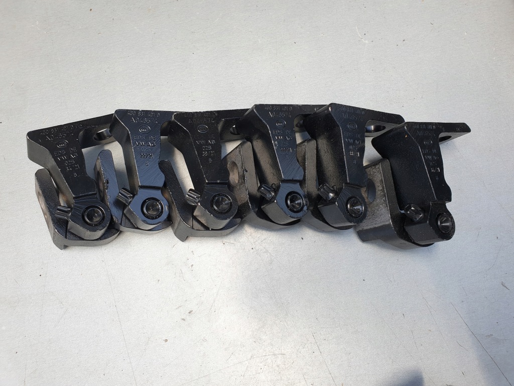 фото №1, Porsche macan петля дверь передний левый нижний новый оригинальный номер