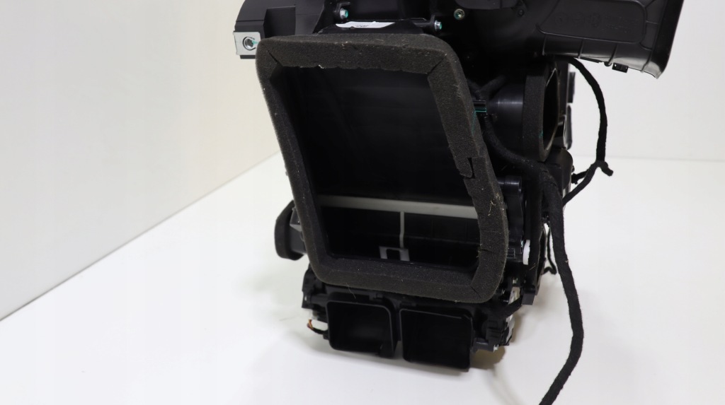 Купити Tesla model y 2020 - 2025 обігрівач повітродувка обігрівач 1494714-00-h