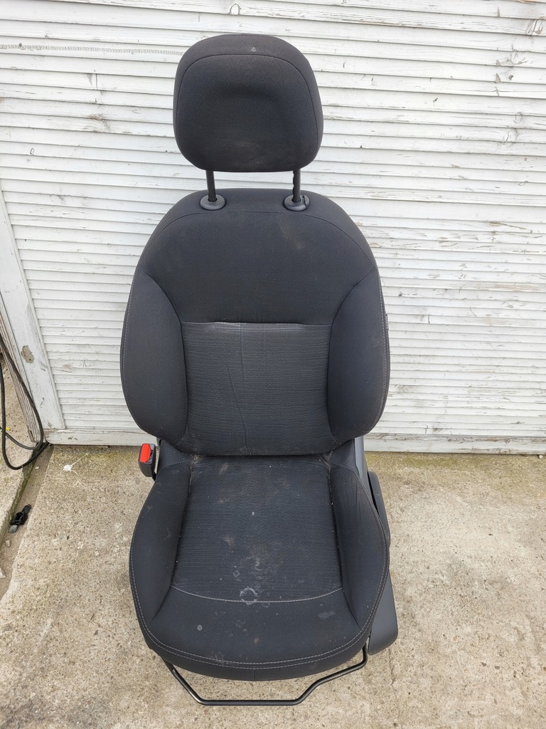 фото №1, Сиденье водителя peugeot 208 i 1