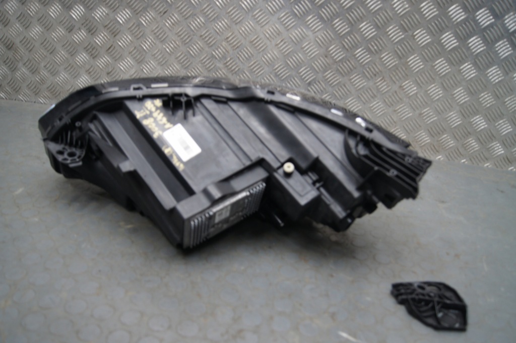 Лампа правая led 3008 ii с Разборки